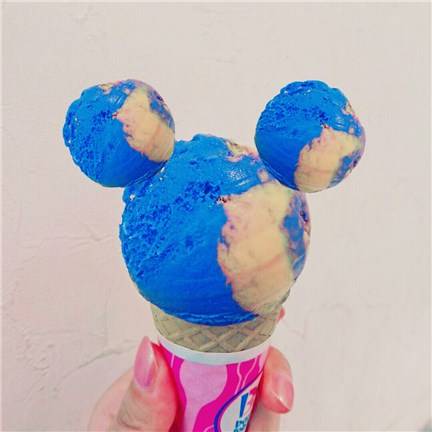 Instagramで話題「ミッキー加工」のやり方。アイスがミッキーマウスに変身!?