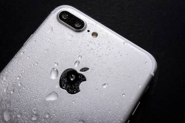 SIMなし」がiPhoneで表示される原因と直し方、新しい使い方