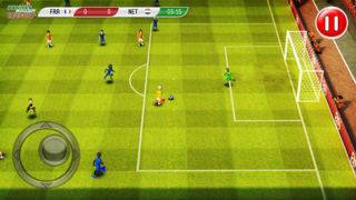 「Striker Soccer Euro 2012 Lite: dominate Europe with your team」のスクリーンショット 3枚目