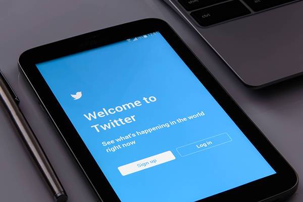 Twitterが表示されるスマホ