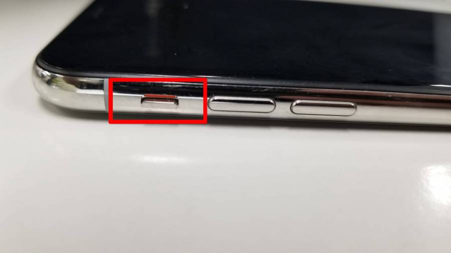 iPhone サイレントモード切り替えボタンの画像