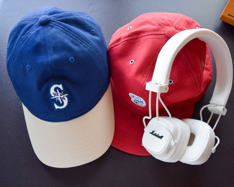 Marshallの「Major Ⅴ」とキャップ