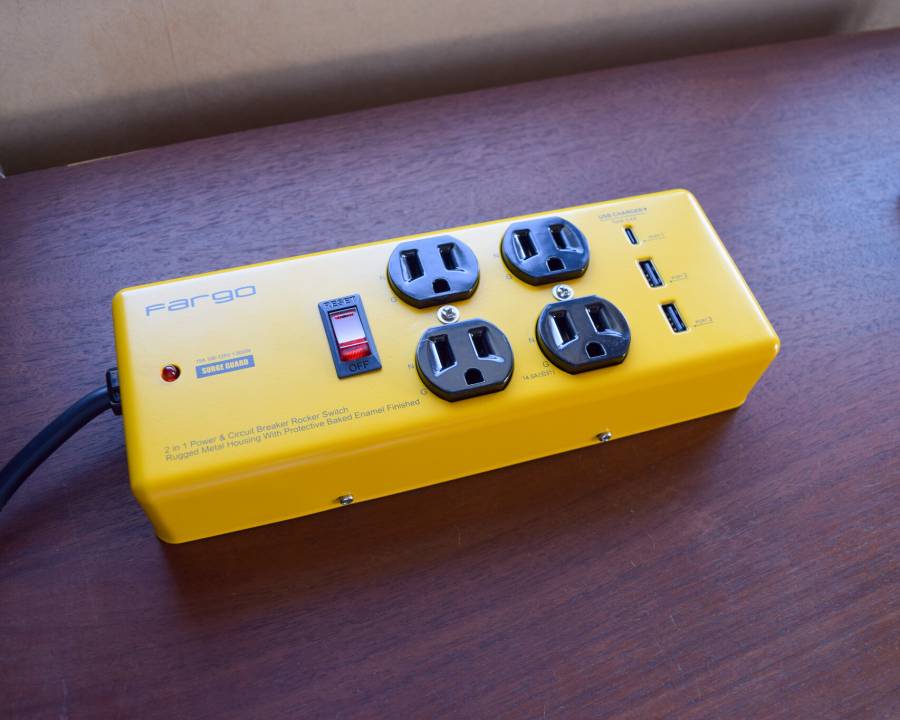 Fargoの電源タップ「STEEL TAP SERIES」