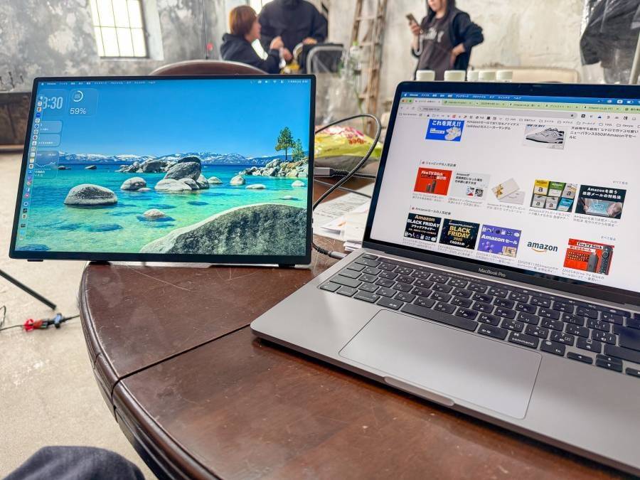 16インチのモバイルモニター