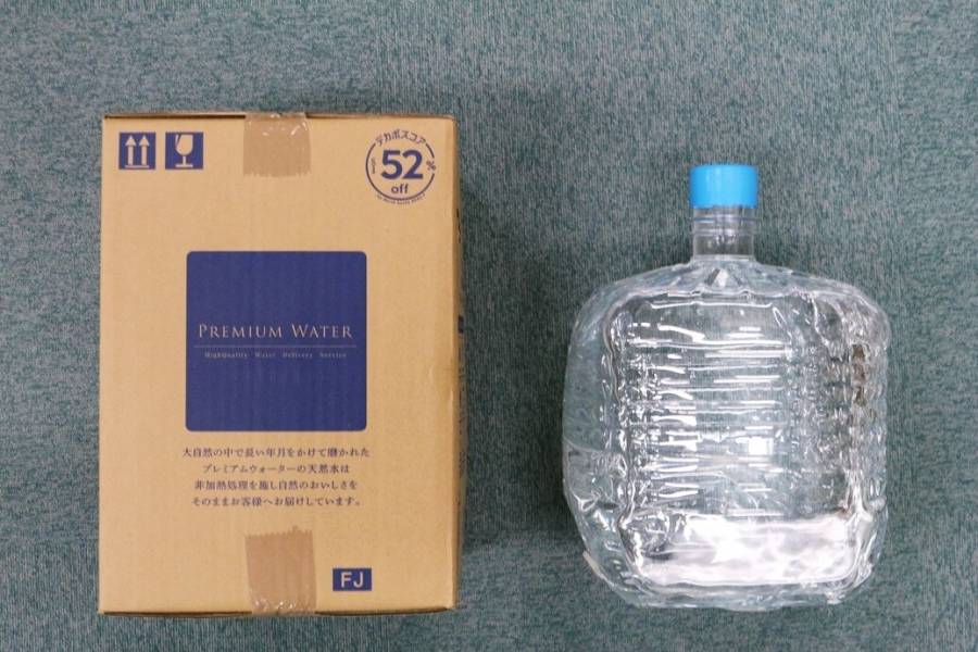 プレミアムウォーターの水ボトルの画像
