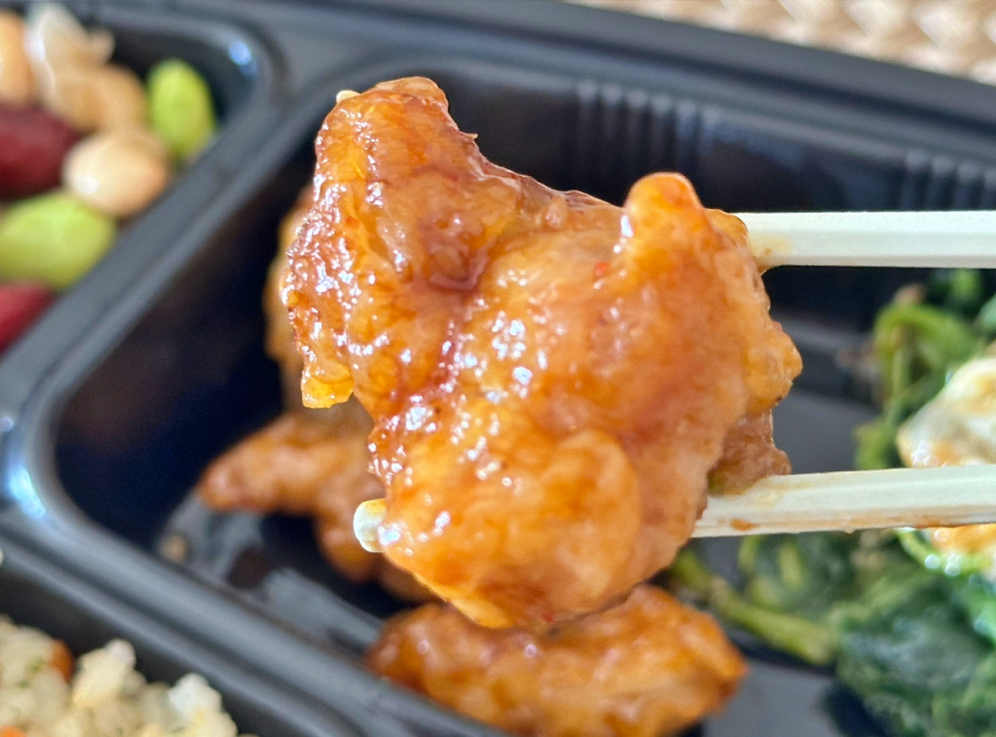 ママの休食「コク旨ヤンニョムチキンといかピラフ」