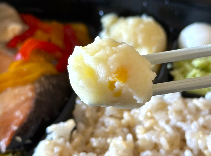 ママの休食「味噌バター香る鮭のソテー マッシュポテト添え」