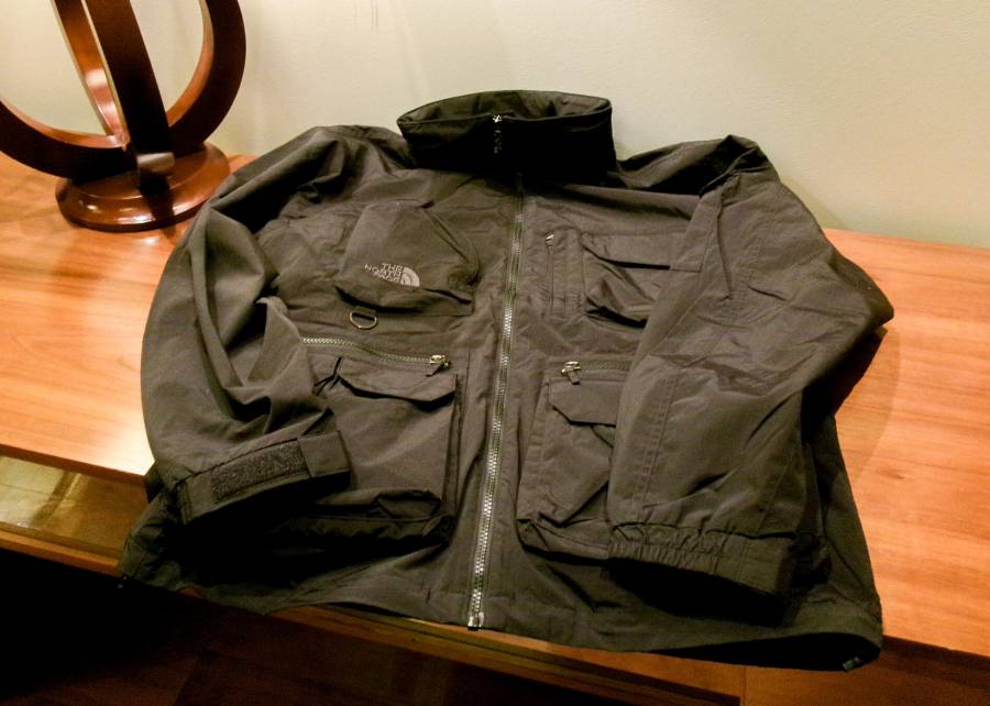 ノースフェイスのフィールドユーティリティジャケット（メンズ）