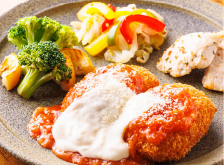 濃厚トマトチーズソースの蟹クリームコロッケ