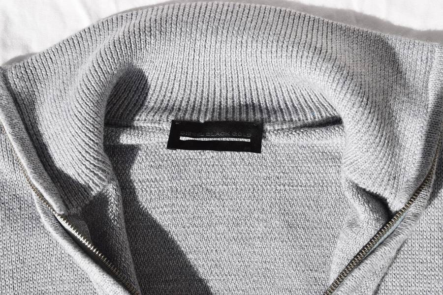 「DIESEL BLACK GOLD（ディーゼル ブラック ゴールド）」のニットトップス