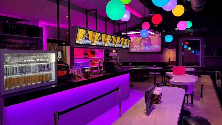 アソビバー梅田お初天神店