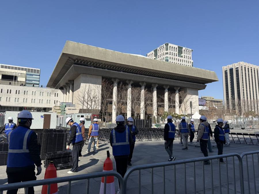 準備作業をされる方々