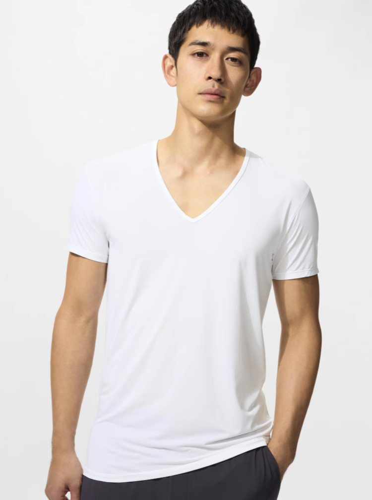 ユニクロエアリズムVネックT
